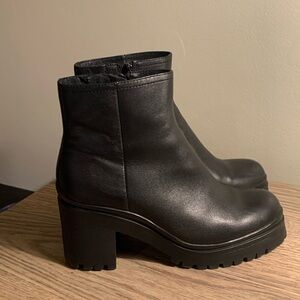 Jeffrey Campbell Boots SZ 7.5